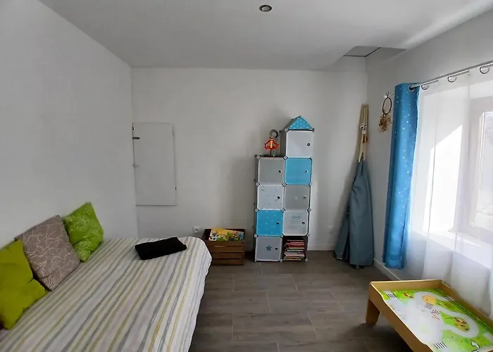 Maison Avec Jardin Clos, *