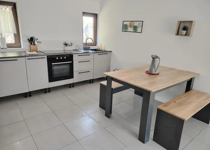 Maison Avec Jardin Clos, Ferienhaus