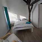 Maison Avec Jardin Clos, Feriehus