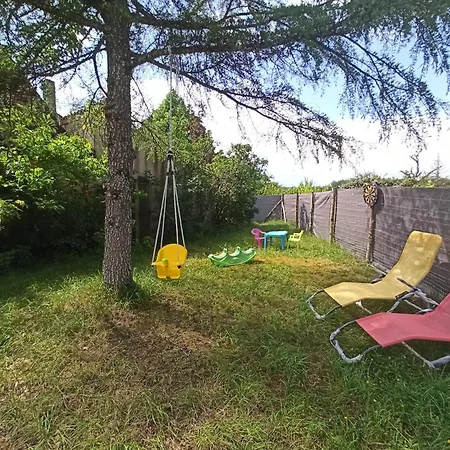 Maison Avec Jardin Clos, Casa de Férias *