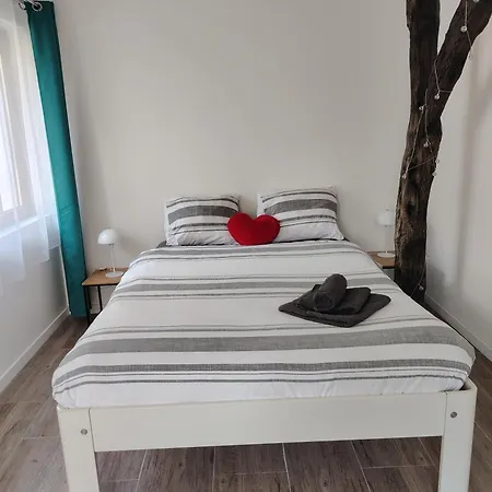 別荘 Maison Avec Jardin Clos, *