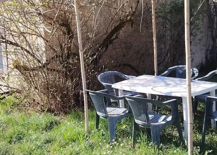 Maison Avec Jardin Clos, *